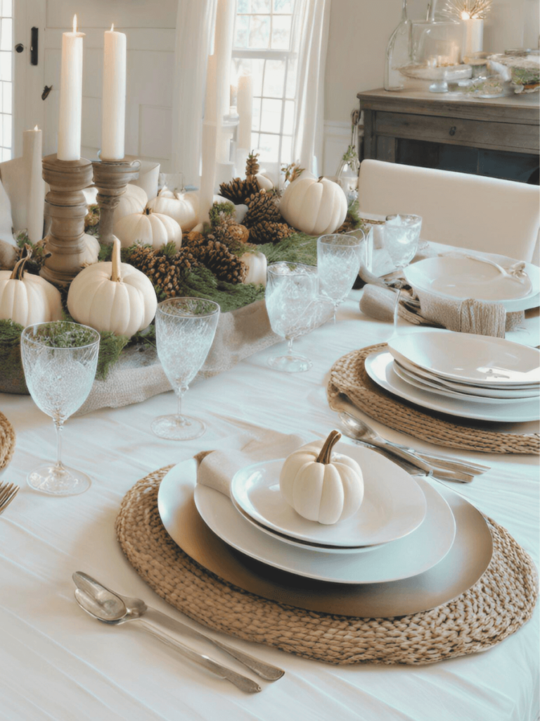 Thanksgiving Dinner Table Place Settings